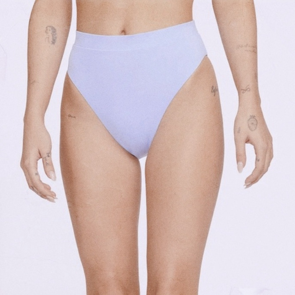 Nike Essential High-Waist Swim Bottom